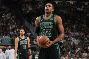 😔凯尔特人队记：今日NBA杯对阵奇才，霍福德和波尔津吉斯均缺阵